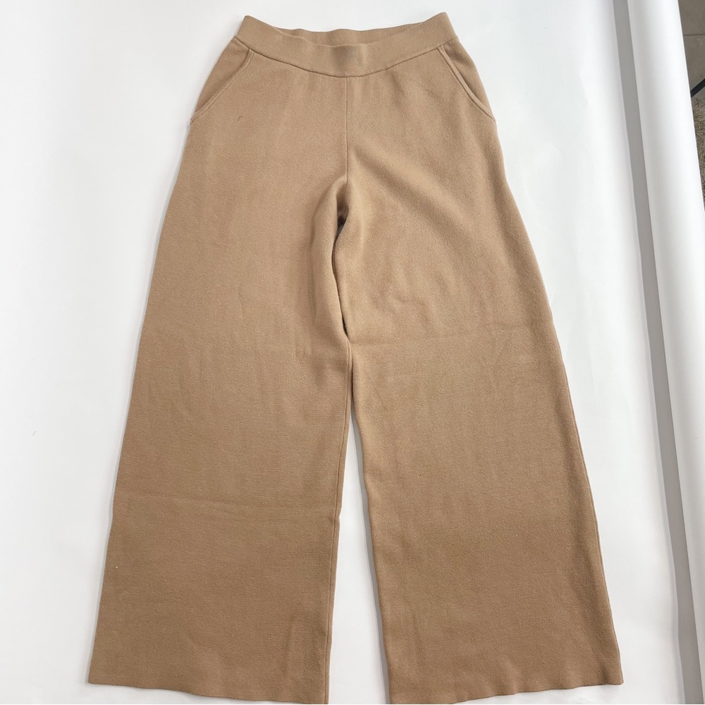 - BANANA REPUBLIC Wide Leg Sweater Pant NWOT Pull On CAMEL Size Sma…